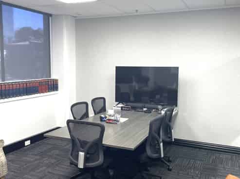 WELL-LOCATED, WELL-PRICED 107M² OFFICE
