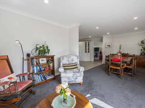 56 Balmoral Drive, Hilltop