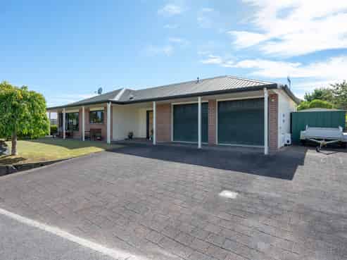 56 Balmoral Drive, Hilltop
