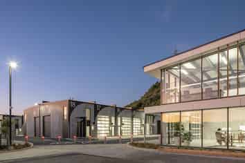Prime Position, Showroom Frontage