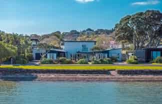 18 The Esplanade, Oneroa