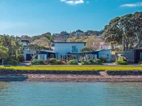 18 The Esplanade, Oneroa