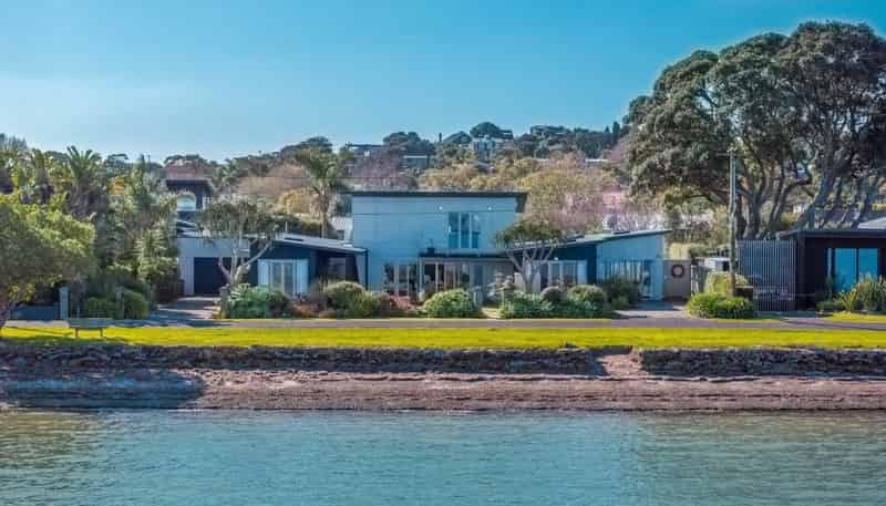 18 The Esplanade, Oneroa