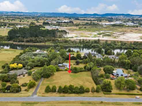 2121E River Road, Horsham Downs