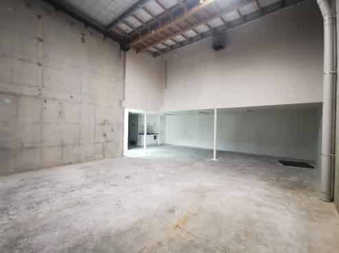 Road front Albany industrial for lease