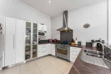 125 Solomon Street, Brookfield
