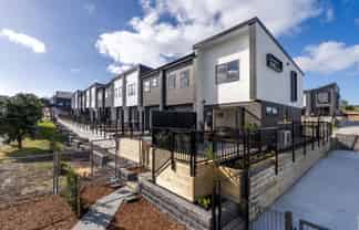 11/10 Ngaroma House Drive, Hobsonville