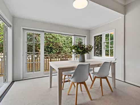 35A Queensway, Three Kings