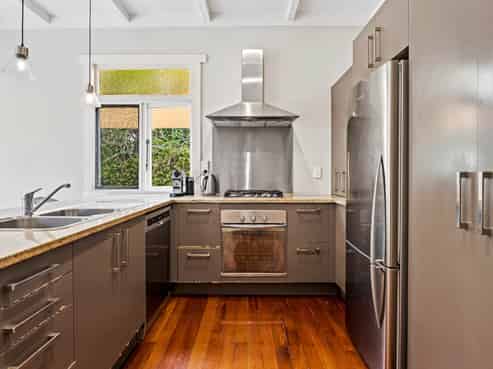 35A Queensway, Three Kings