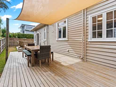 35A Queensway, Three Kings