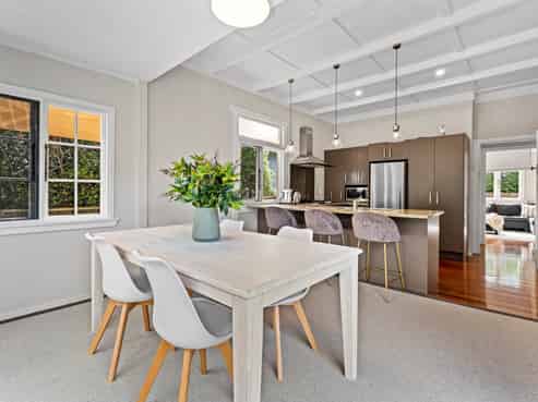 35A Queensway, Three Kings