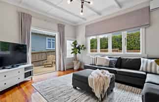 35A Queensway, Three Kings