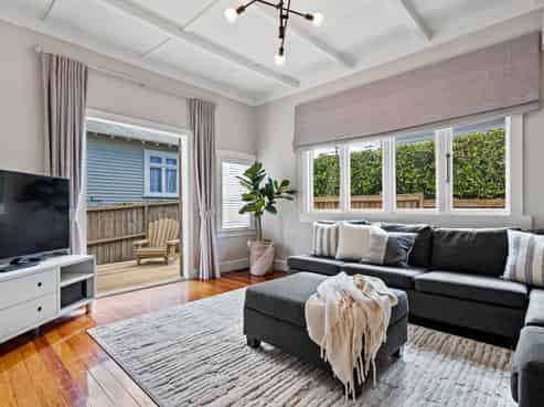 35A Queensway, Three Kings
