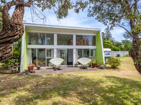 41 Queens Road, Waikanae Beach