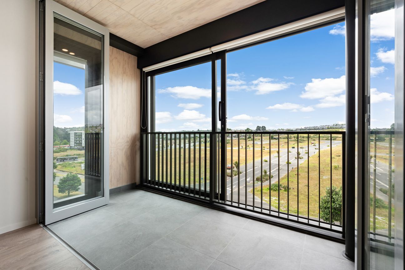 Premium Corner home with convince  Location! - Ansicht 5