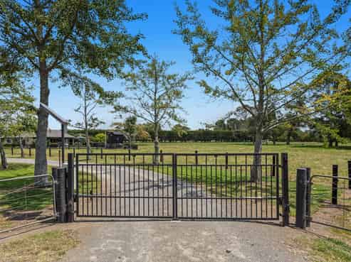 27 Putiki Road, Edgecumbe