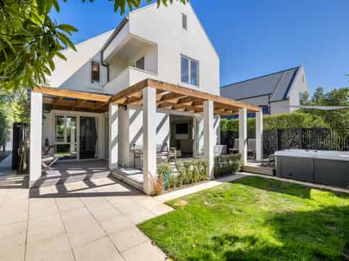 2 Stout Street, Waimairi Beach