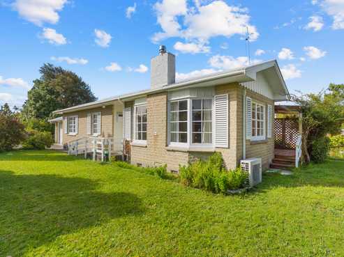 1 Skipage Grove, Featherston