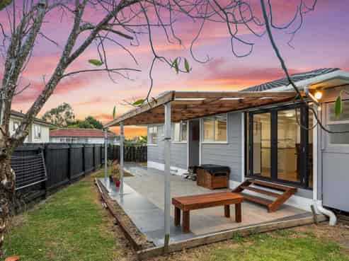 2/18 Komako Place, Papatoetoe