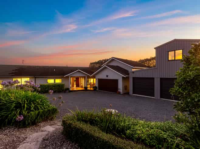 136a Monarch-Downs Way, Matakana