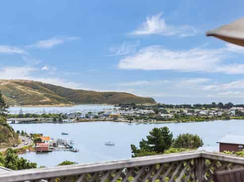 39 Bayview Road, Paremata