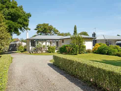 11 Main Street, Greytown