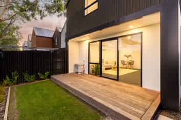 11 Malaga Crescent, Harewood