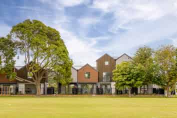 11 Malaga Crescent, Harewood