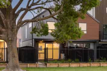 9a Malaga Crescent, Harewood
