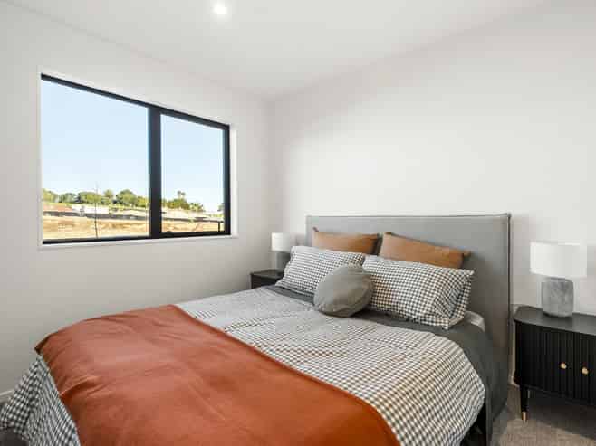 4/4 Limestone Drive, Hobsonville