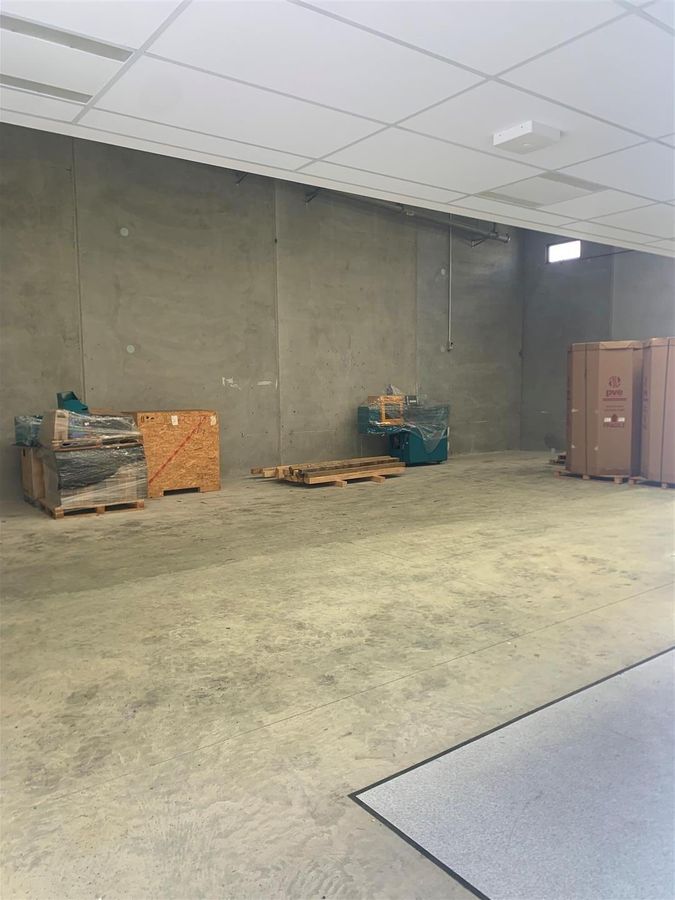 Savills | Tidy 244sqm Industrial Unit