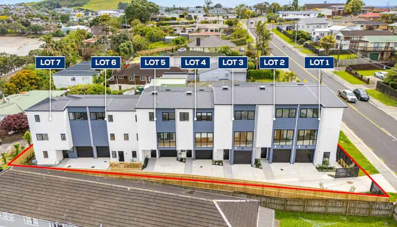 2, 4, 5/ 34 Church Crescent, Panmure