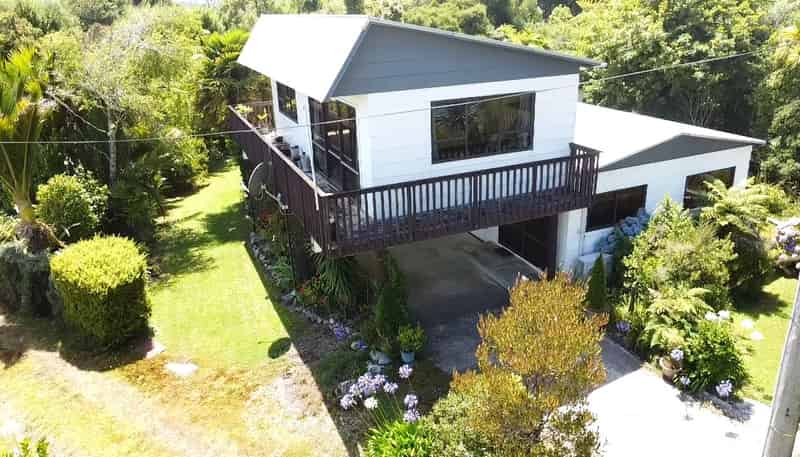 27 Nikau Heights, Little Wanganui
