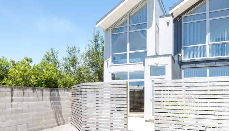 8/34 Main Road, Tawa