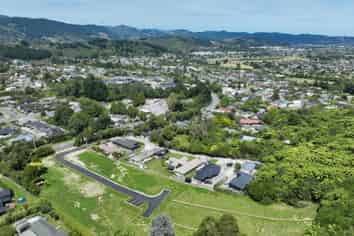 5/22 Monty J Main Road North, Brown Owl