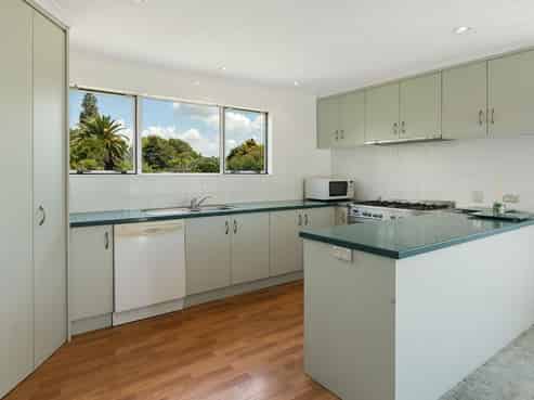 17 Athenree Road, Athenree