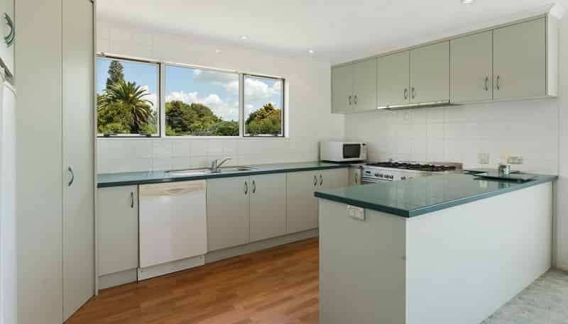 17 Athenree Road, Athenree