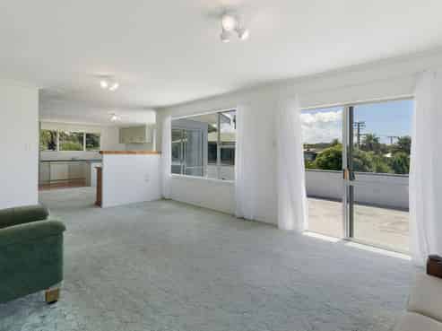 17 Athenree Road, Athenree