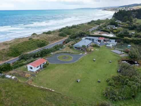 16 Taieri Mouth Road, Brighton