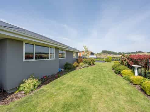 35 Redmill Road, Redwood Valley