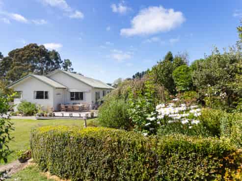 234 Whiterocks Road, Weston