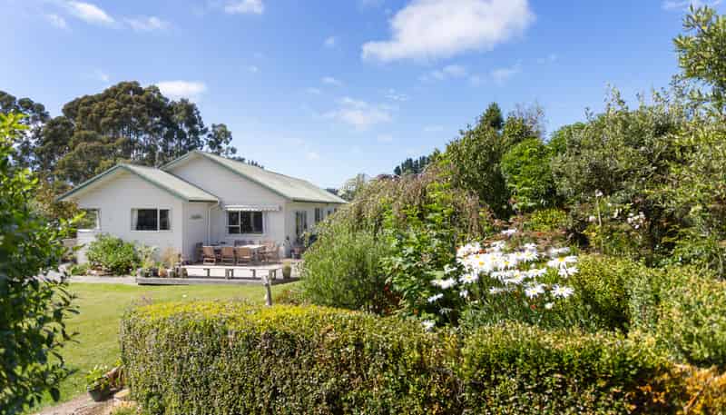 234 Whiterocks Road, Weston