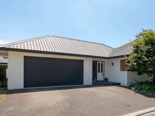 42 Warwick Drive, Lynmore