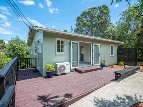 28 Eden Terrace, Onetangi