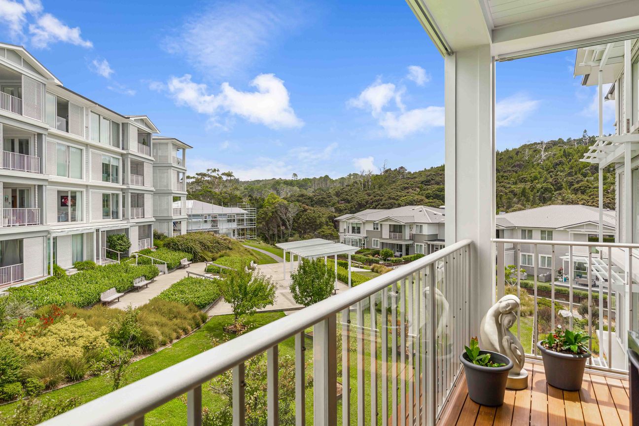 Easy to Live In, Simple to Lock Up - Vista 2