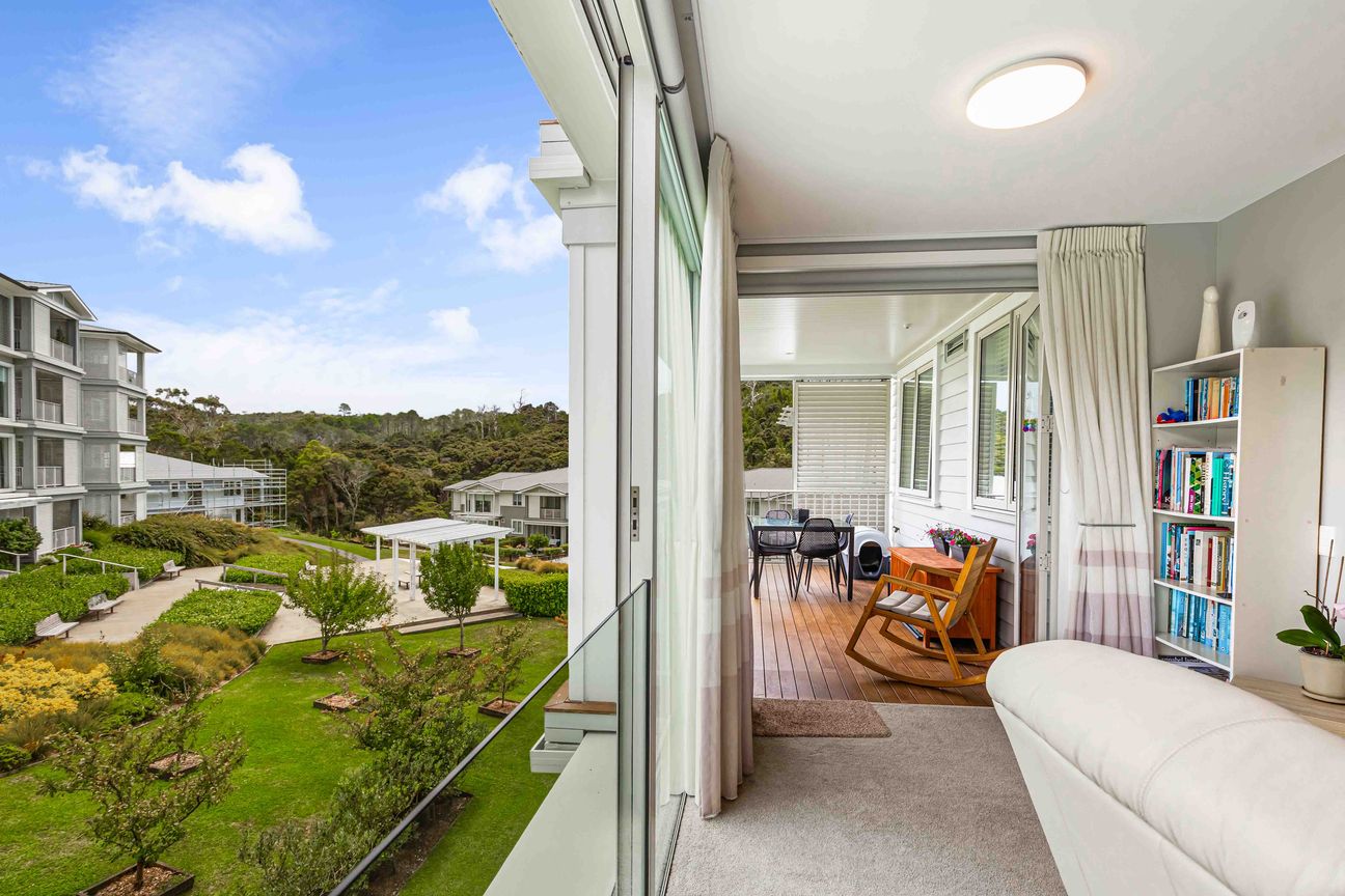 Easy to Live In, Simple to Lock Up - Vista 3