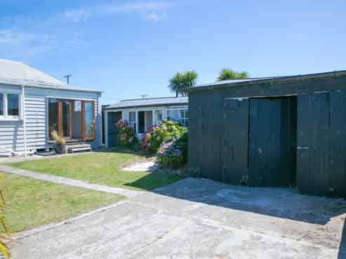 53 Blackwater Street, Bluff