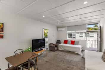 3/2 Waitati Place, New Windsor
