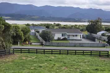 88 Lake Ferry Road, Lake Ferry
