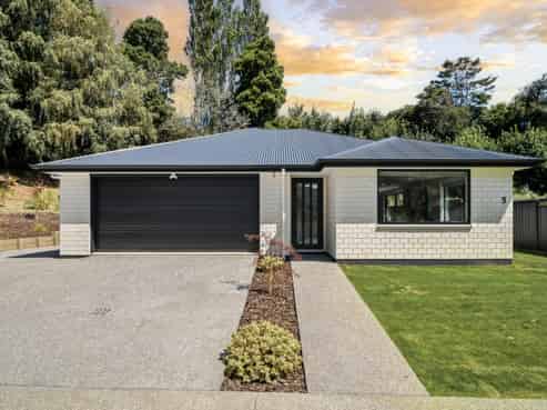 5 Rose Drive, Concord